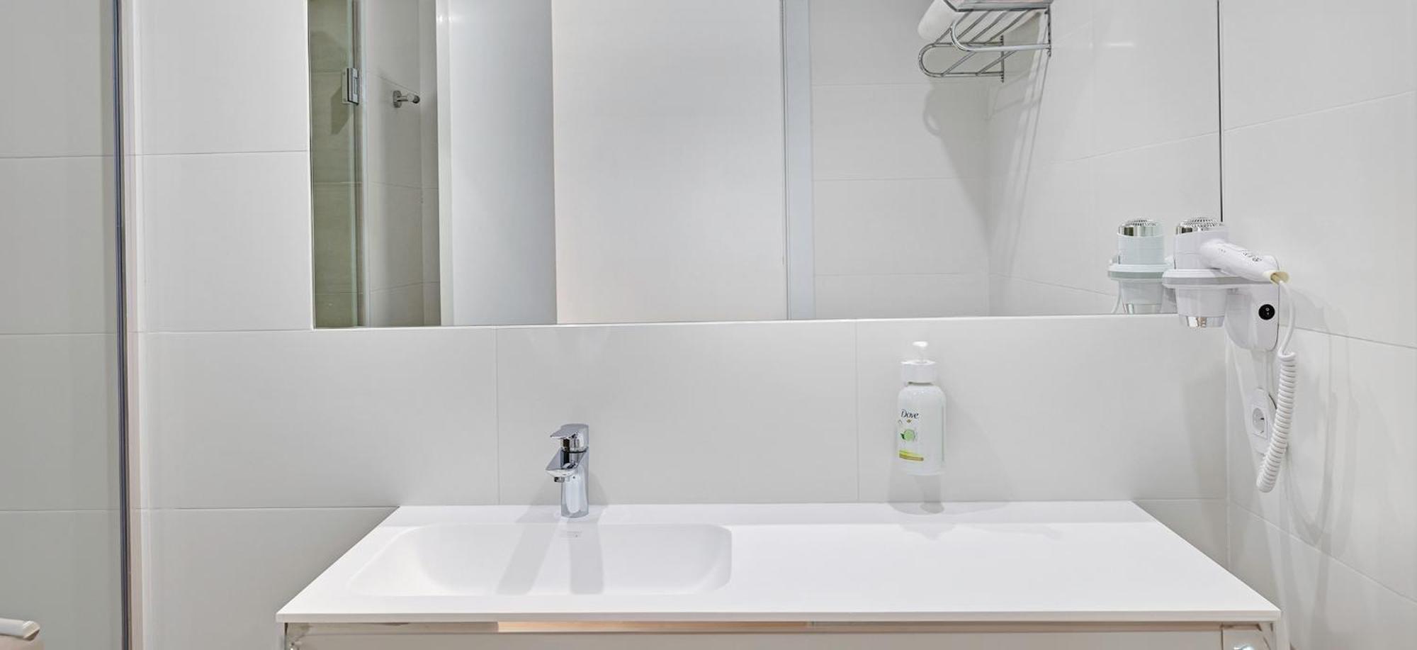 B&B Hotel Madrid トレス・カントス エクステリア 写真